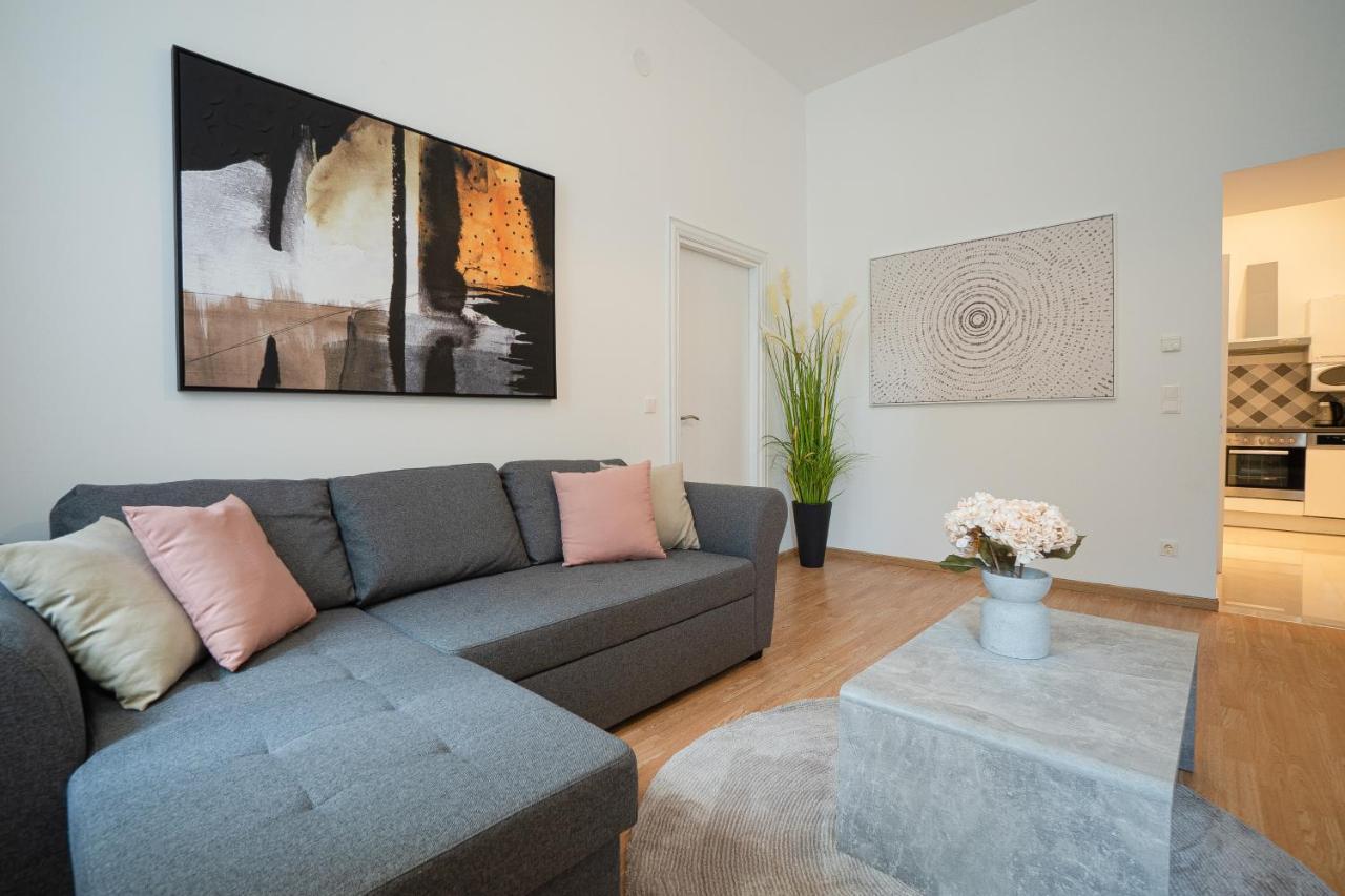 Apartment In The Central Area. 5 Minute'S Walk To The Danube. Viena Exterior foto